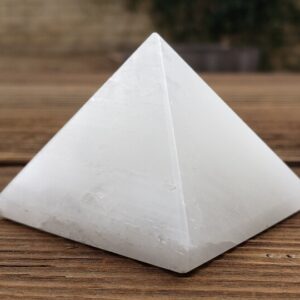 Piramide di selenite